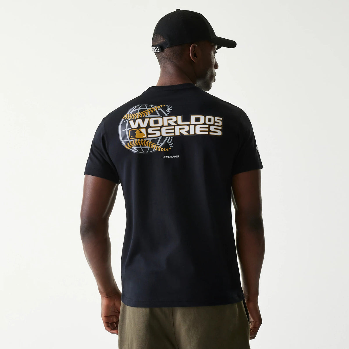 The Male model is wearing Chicago White Sox MLB 59FIFTY Pack Cloud Black T-Shirt 2