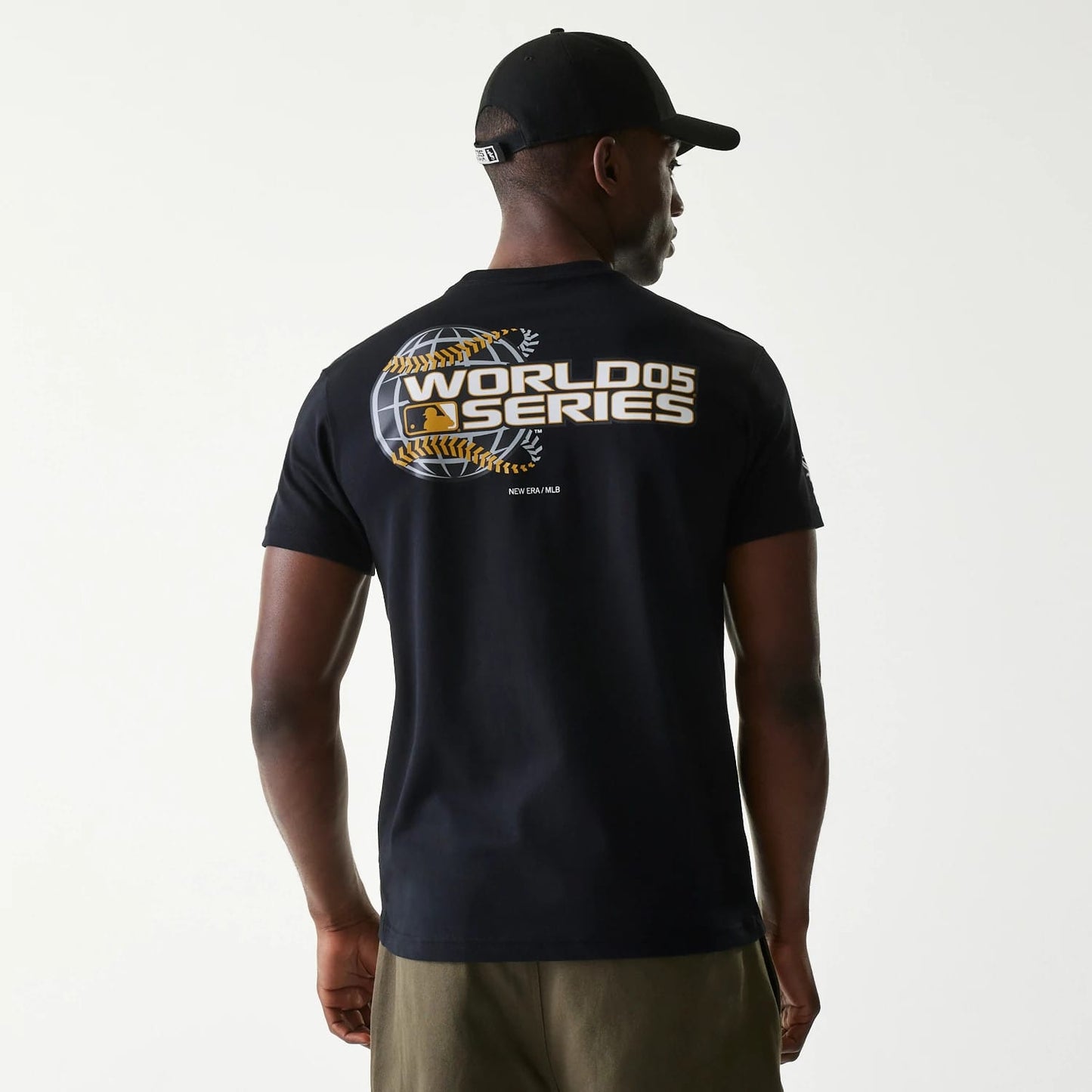 The Male model is wearing Chicago White Sox MLB 59FIFTY Pack Cloud Black T-Shirt 2