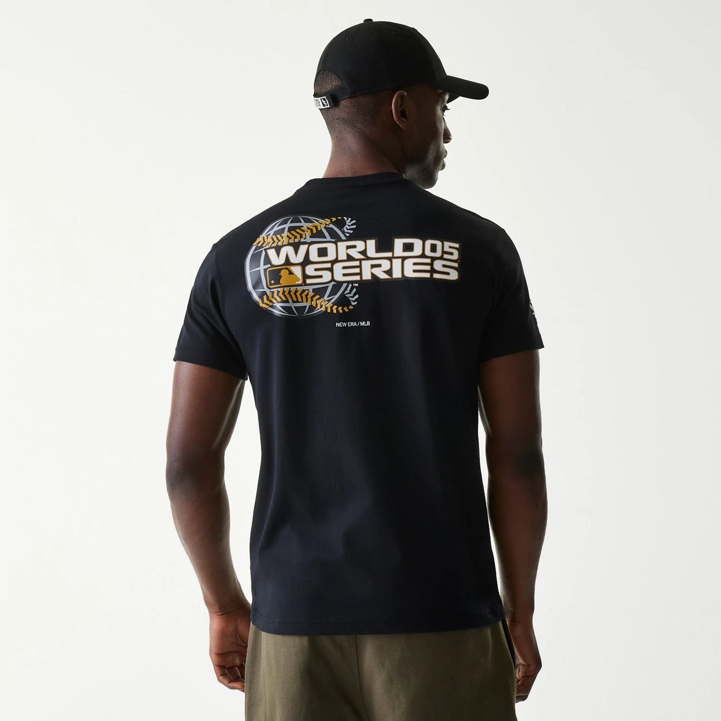 The Male model is wearing Chicago White Sox MLB 59FIFTY Pack Cloud Black T-Shirt 2