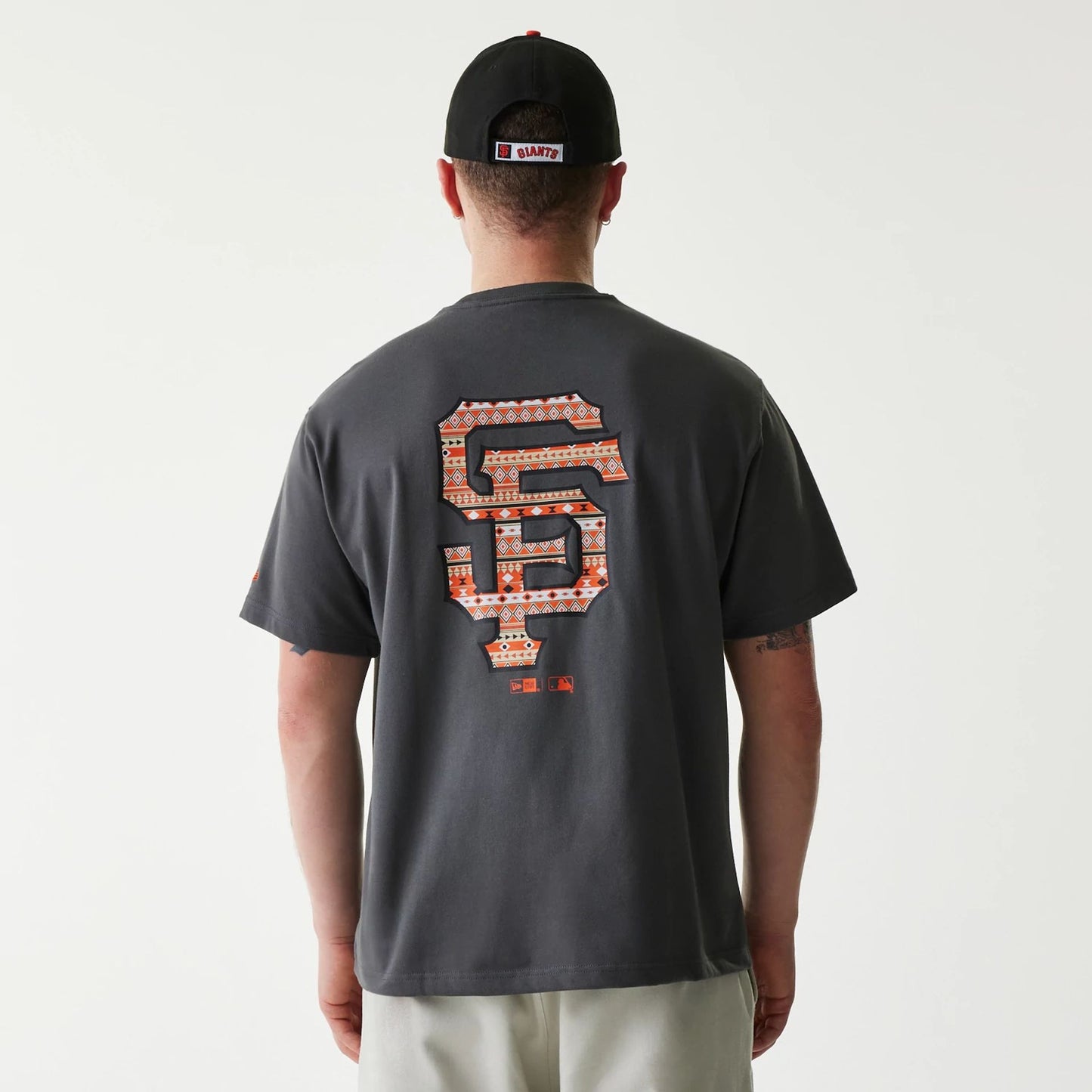 The Male model is wearing San Francisco Giants MLB Navajo Pattern Dark Grey T-Shirt 2