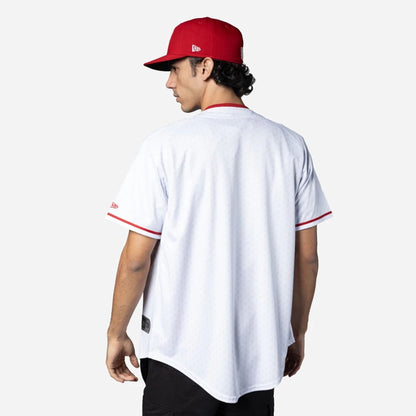 The Male model is wearing Mexico Diablos Mexico LMB On Field White On-Field Jersey 2