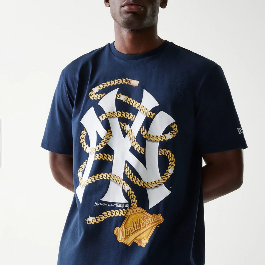 The Male model is wearing New York Yankees MLB Chain Navy Oversized T-Shirt 3