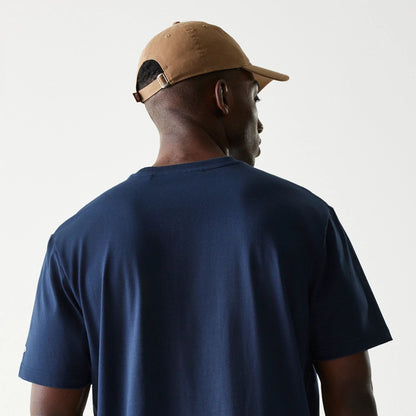 The Male model is wearing New York Yankees MLB Chain Navy Oversized T-Shirt 6