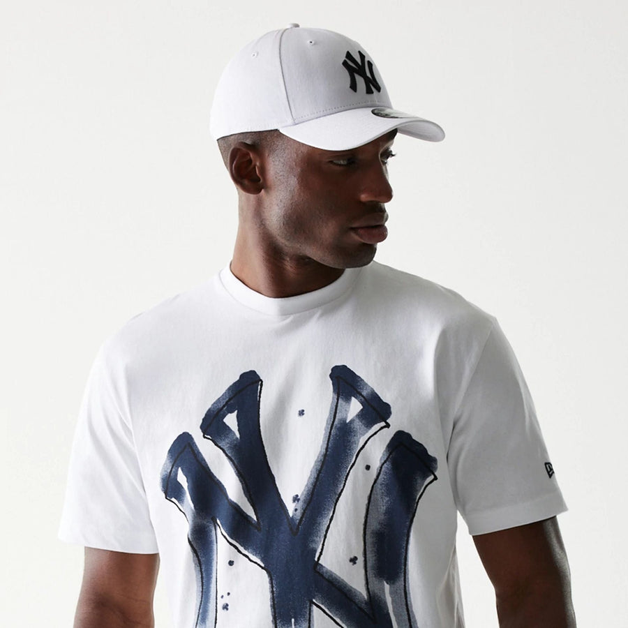 The Male model is wearing New York Yankees MLB Paint White Oversized T-Shirt 4