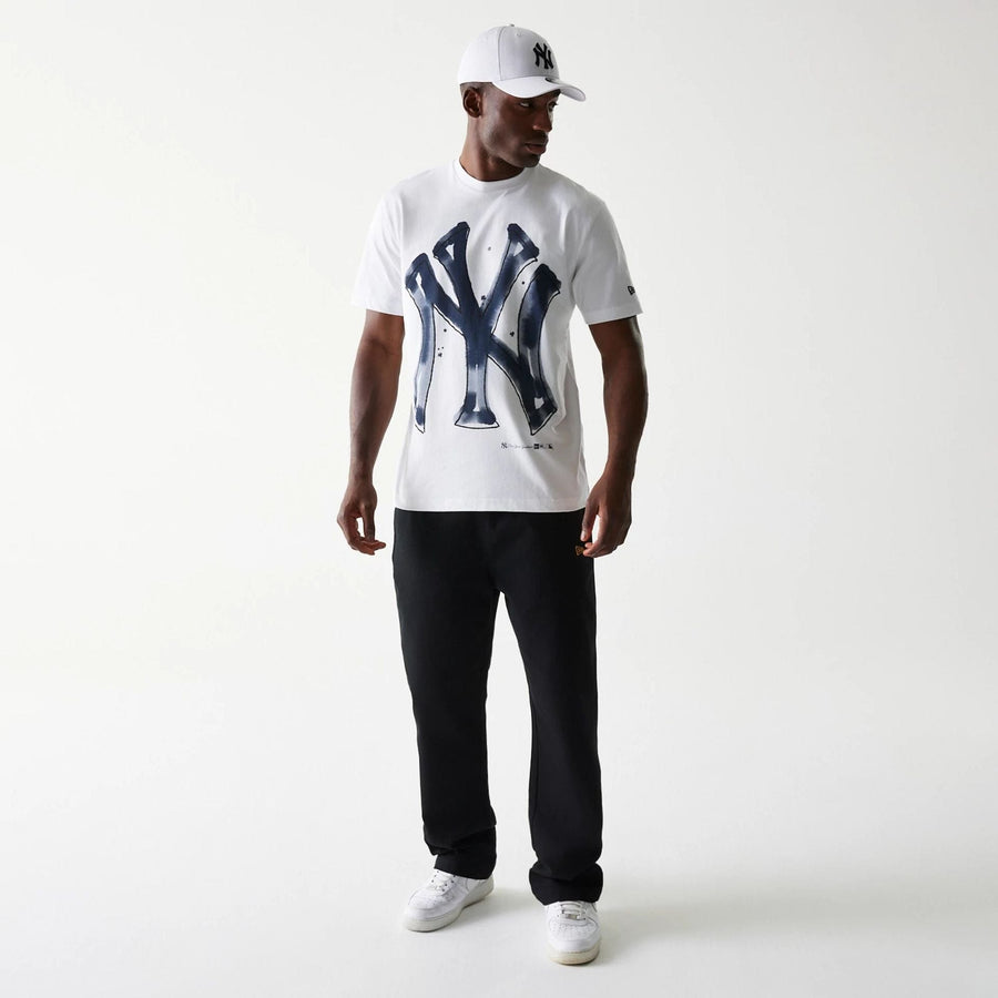The Male model is wearing New York Yankees MLB Paint White Oversized T-Shirt 7