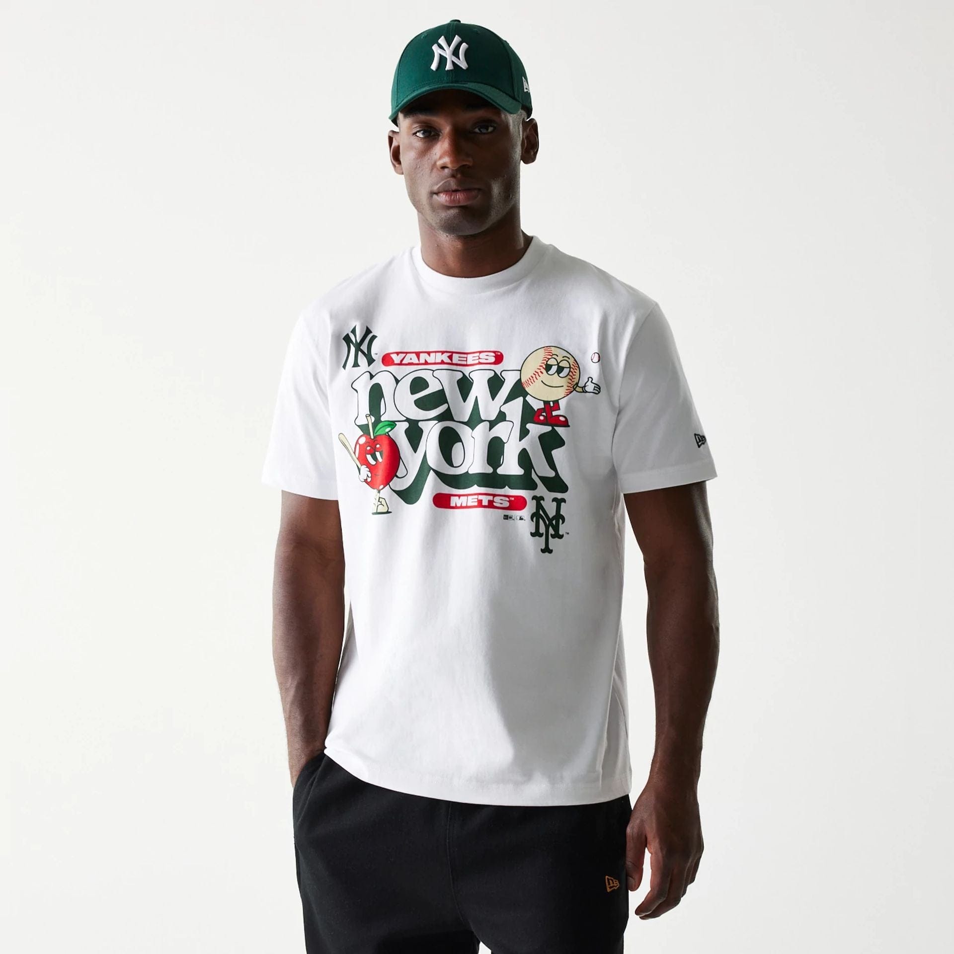 The Male model is wearing New York MLB Souvenir White Oversized T-Shirt 1