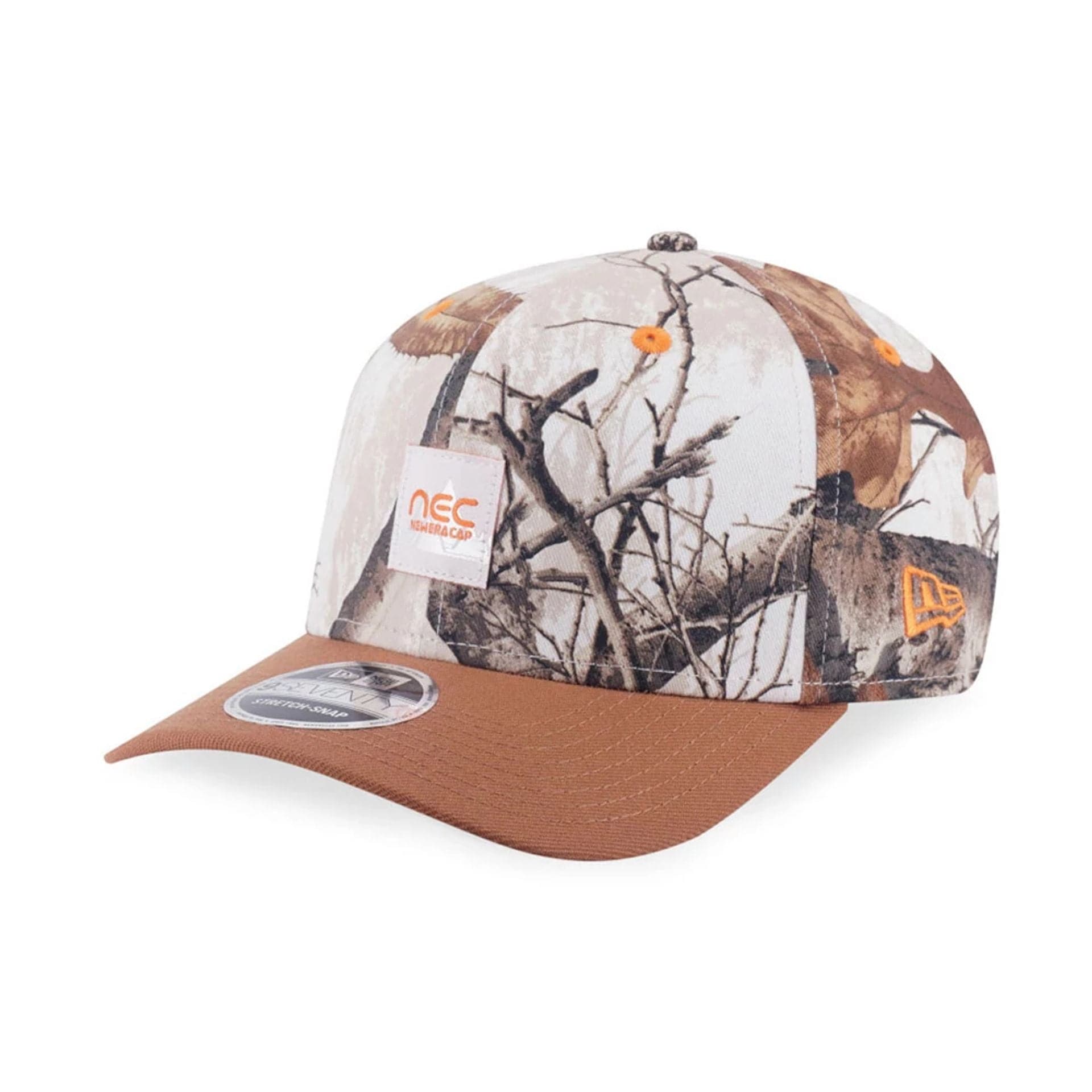 This is a New Era Earthy Skin Real Tree Snow 9SEVENTY Stretch Snap Adjustable Cap 1