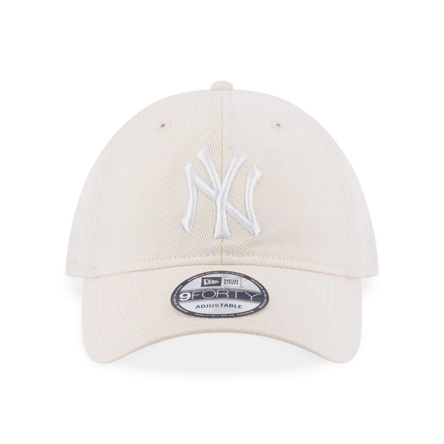 This is a New York Yankees MLB Cream 9FORTY Adjustable Cap 2