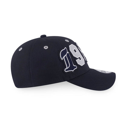 This is a New York Yankees MLB League Patch Black 9FORTY Adjustable Cap 4