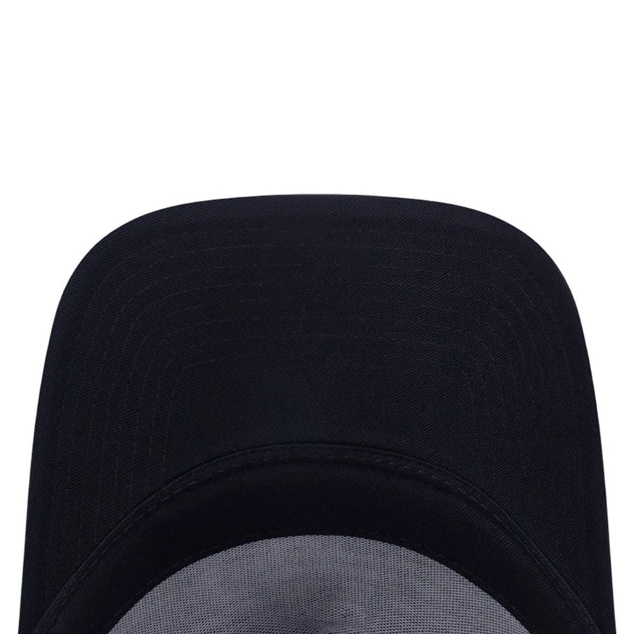 Pictured is this MLB Christmas Pack Chicago White Sox 9FORTY A-Frame cap in black. 5