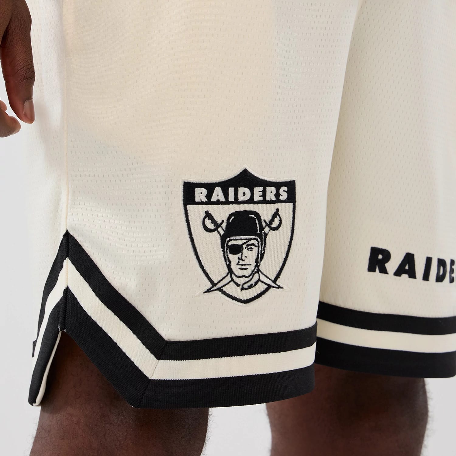 NFL Historic Las Vegas Raiders Cream Shorts | NEC EU