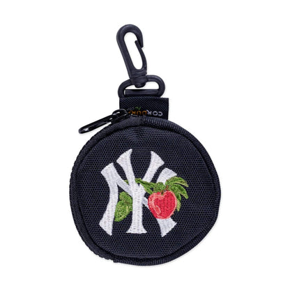 This is a New York Yankees Harvest Merch Black Coin Bag 1