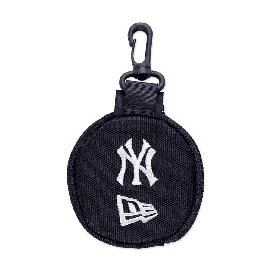 This is a New York Yankees Harvest Merch Black Coin Bag 2