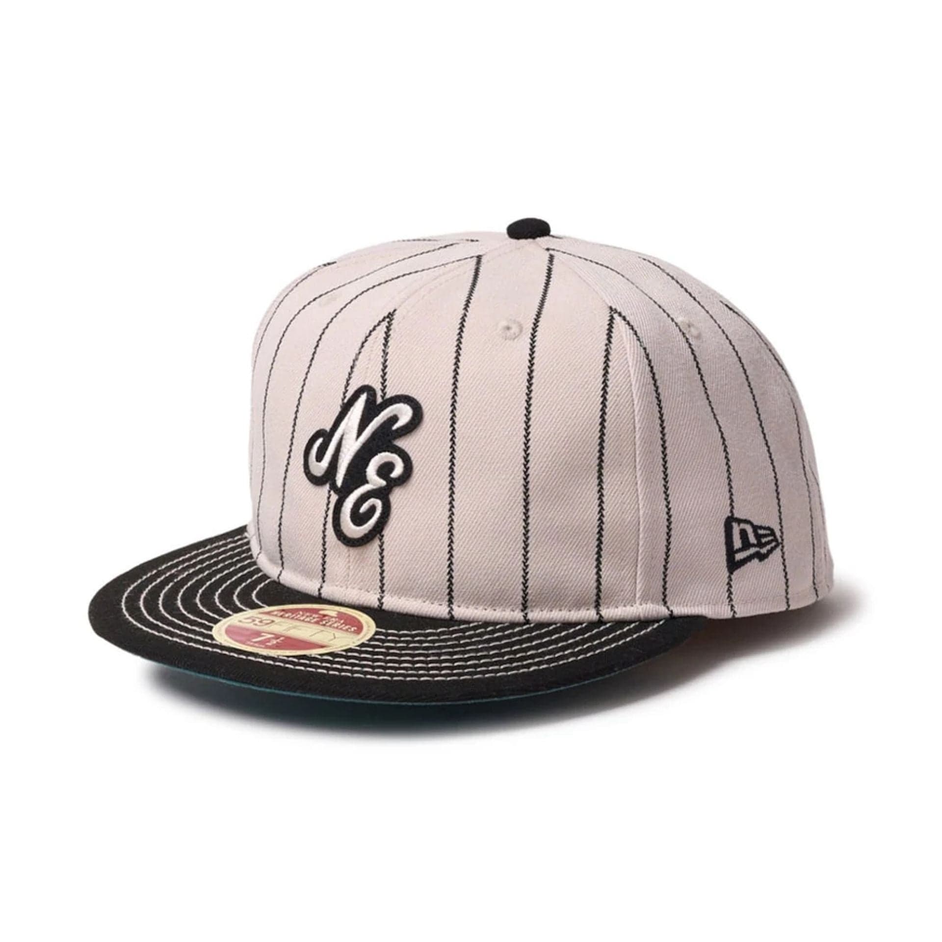 This is a New Era Heritage Stripe Black 59FIFTY Fitted Cap 1