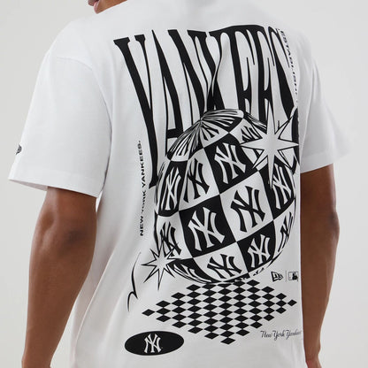 The model is wearing this MLB World New York Yankees T-Shirt in white. 4