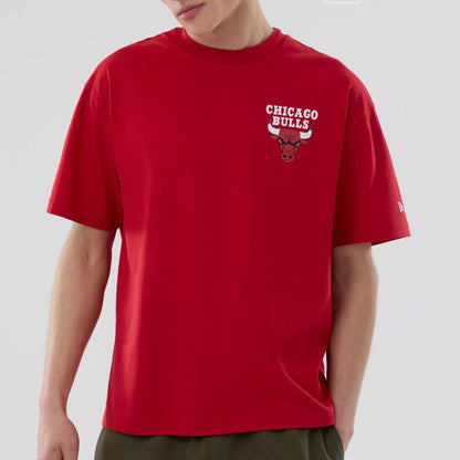 The model is wearing this NBA logo Chicago Bulls T-Shirt in red. 5