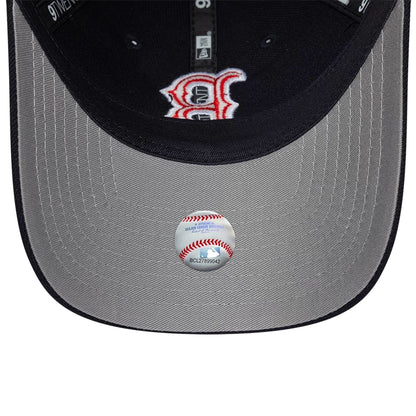 Pictured is this MLB Wool Boston Red Sox 9TWENTY Adjustable cap in navy. 2