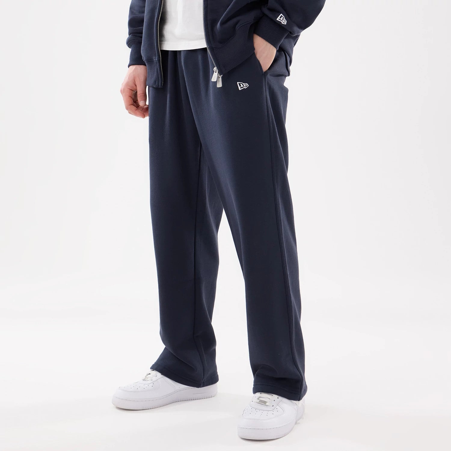 The model is wearing this MLB Comfort New York Yankees Joggers in blue. 4