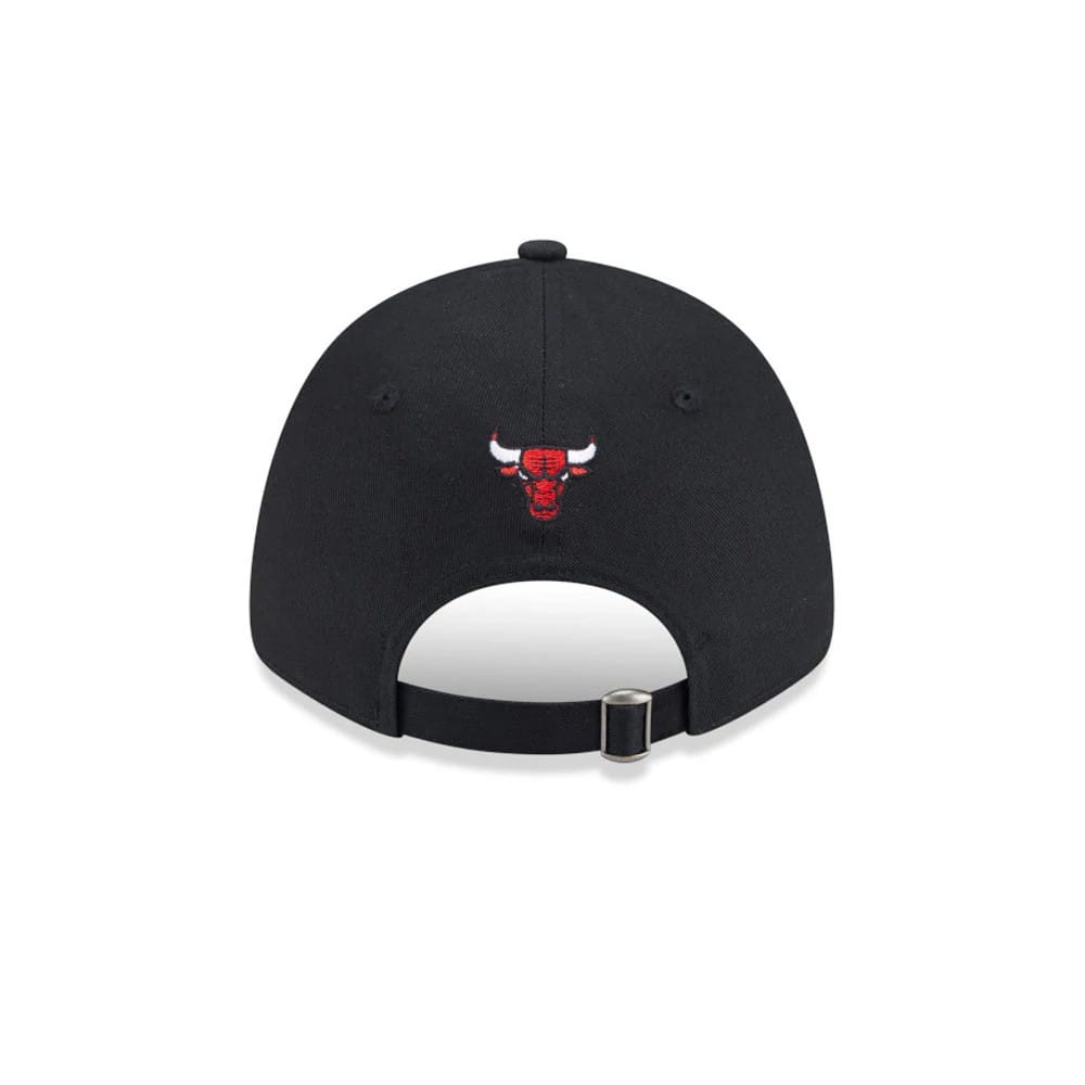 Pictured is this NBA Mix League Chicago Bulls 9FORTY cap in black. 4