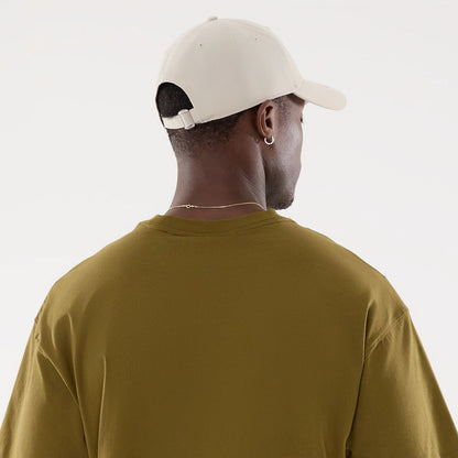 The model is wearing this MLB New York Yankees T-Shirt in Brown. 7