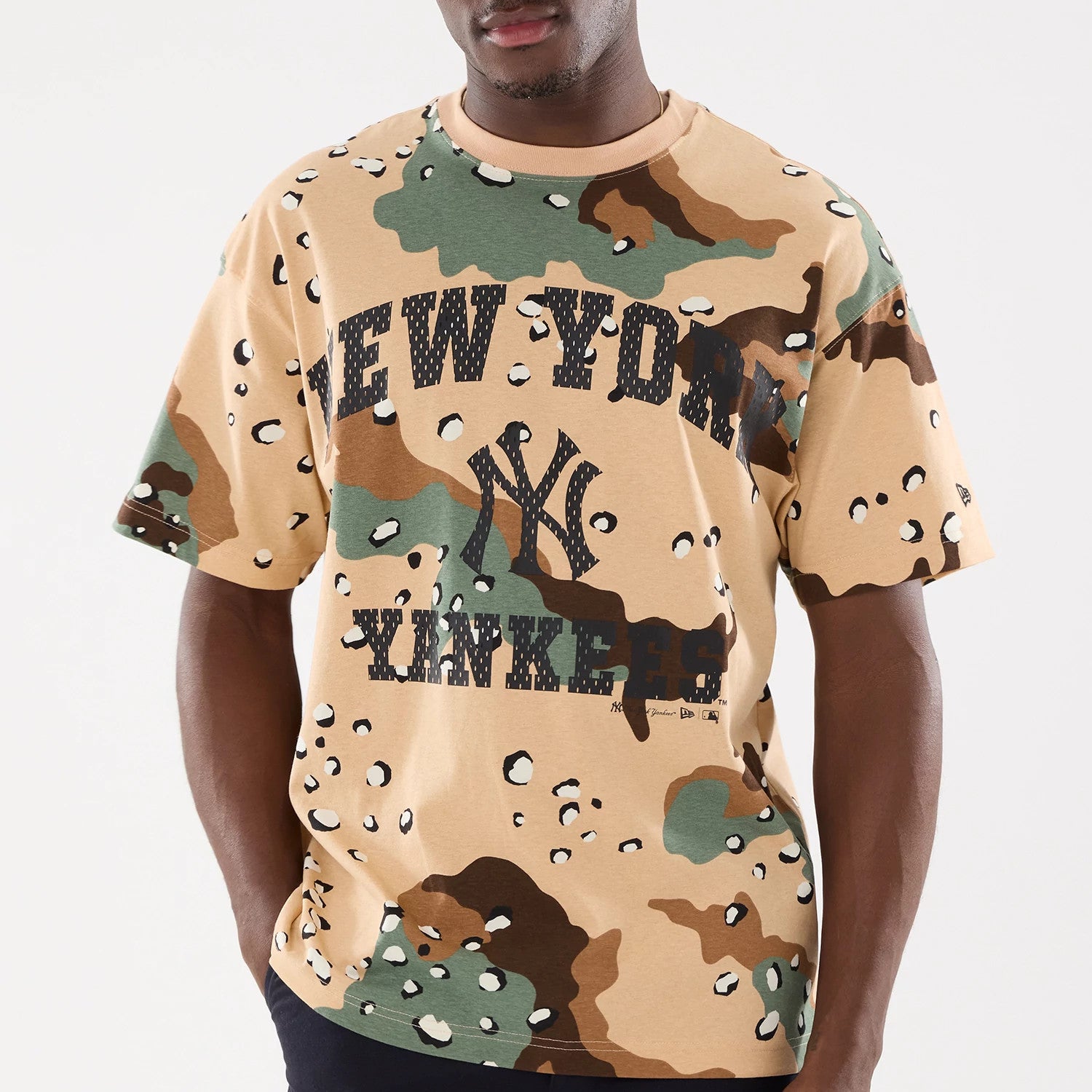 The model is wearing this MLB Camo New York Yankees T-Shirt in Desert Camo . 3