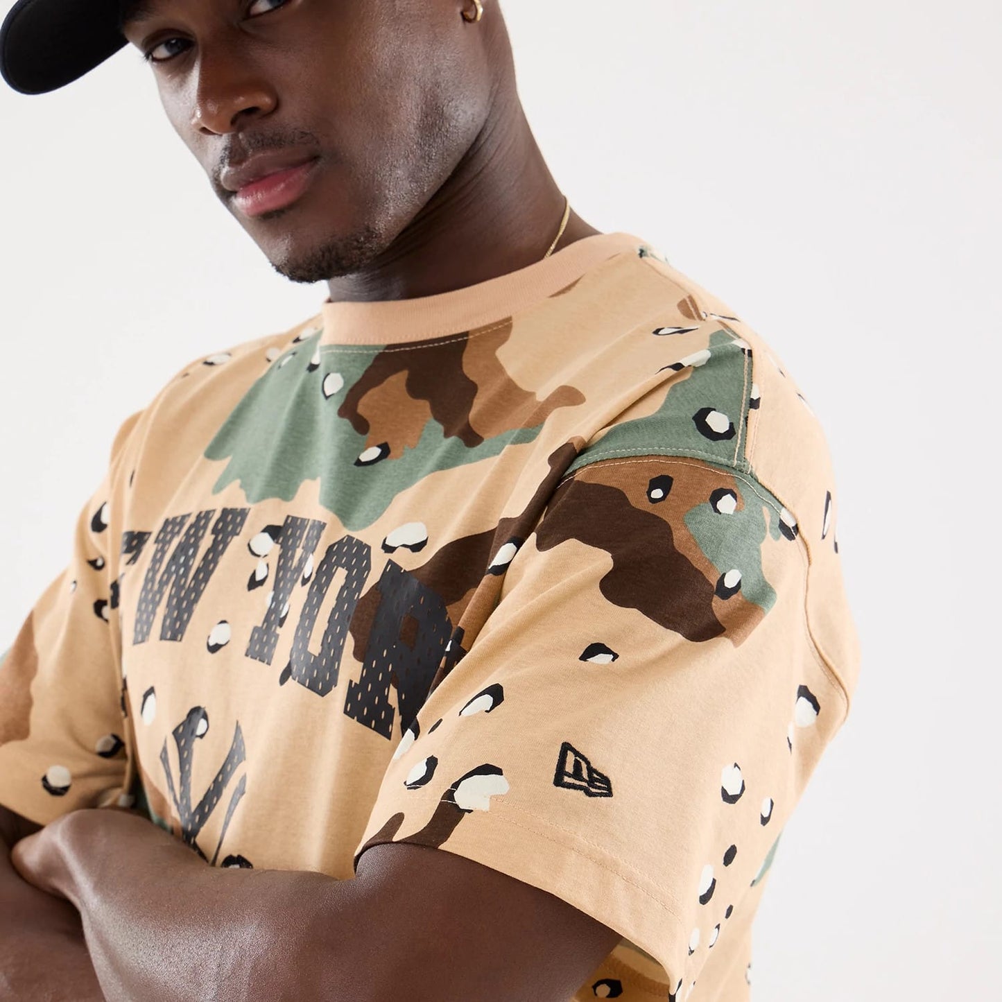 The model is wearing this MLB Camo New York Yankees T-Shirt in Desert Camo . 5