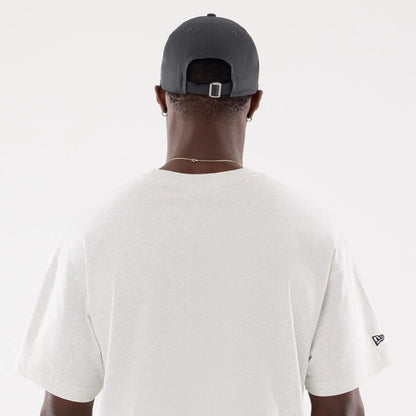 The model is wearing this MLB Comfort New York Yankees T-Shirt in grey. 7