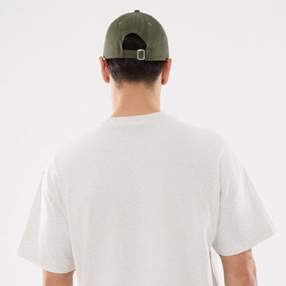 The model is wearing this MLB Comfort LA Dodgers T-Shirt in grey. 7