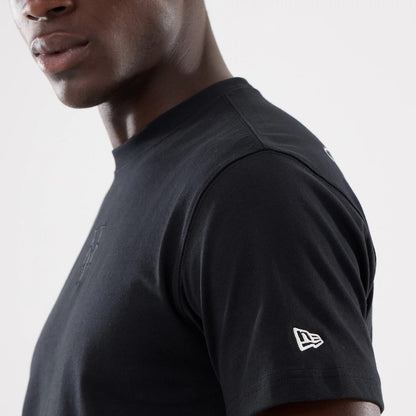 The model is wearing this MLB Cartoon New York Mets T-Shirt in black. 6