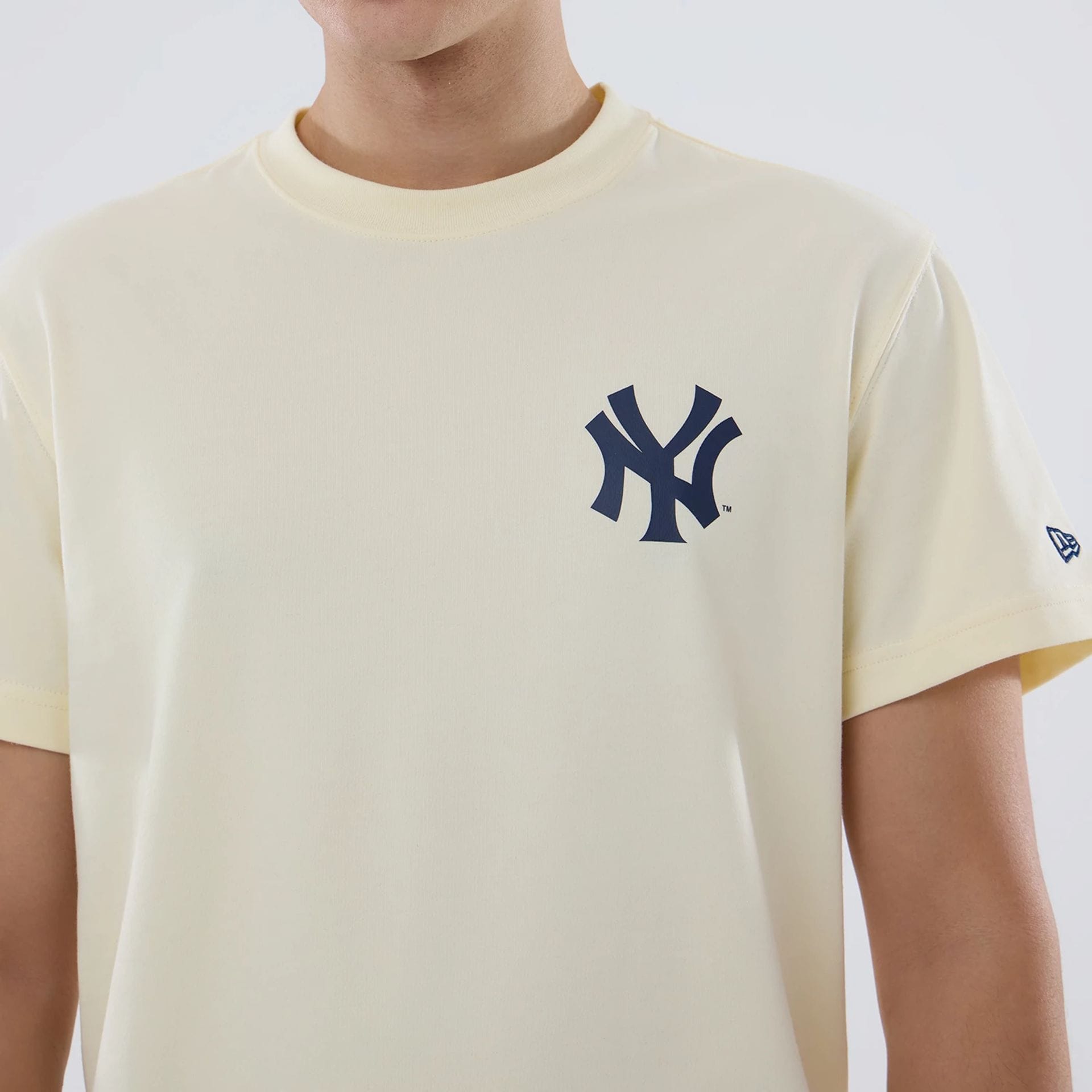 The model is wearing this MLB City Series New York Yankees T-Shirt in cream. 2