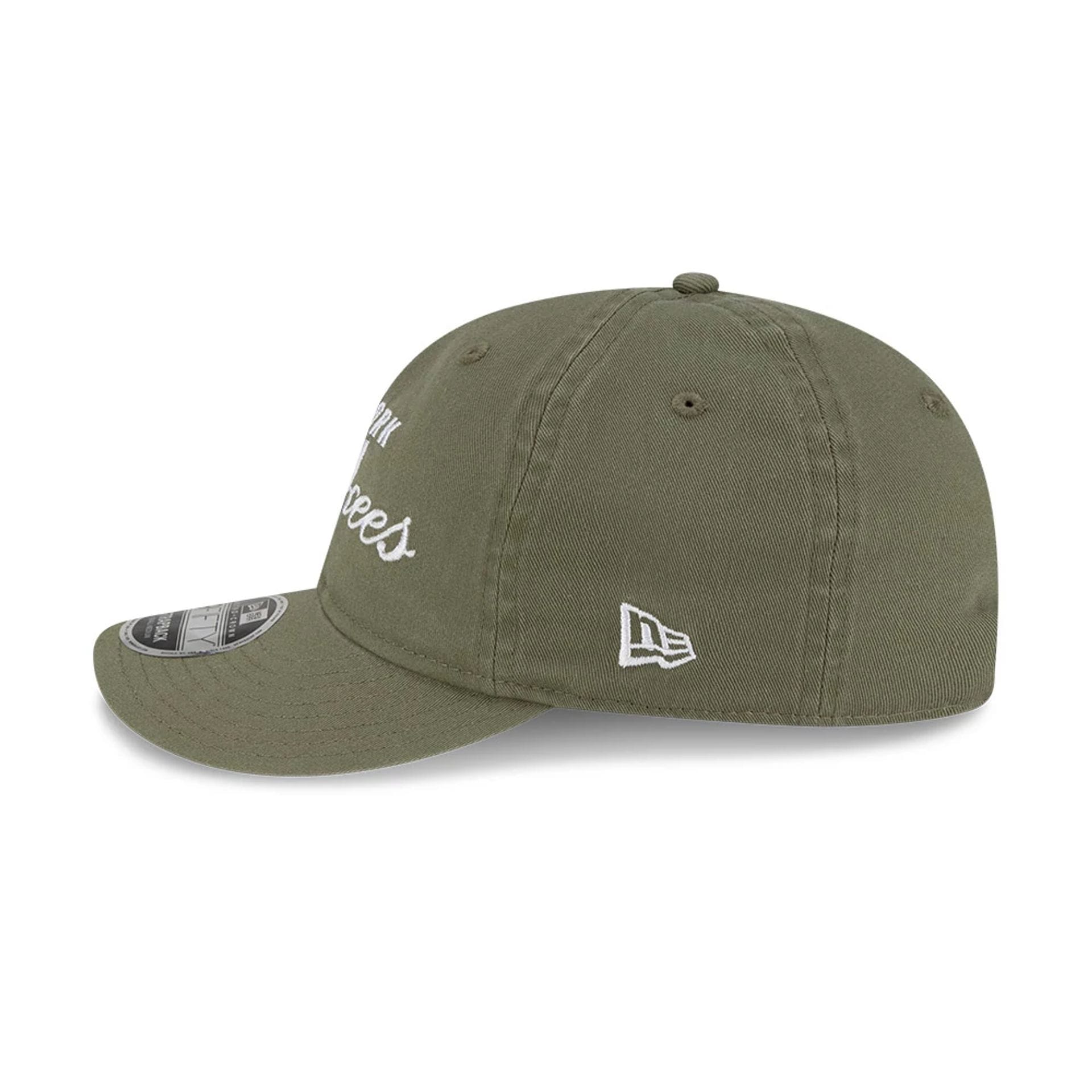 Pictured is this Thisisneverthat X MLB New York Yankees Retro Crown 9FIFTY cap in dark green. 5