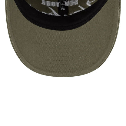 Pictured is this Thisisneverthat X MLB New York Yankees Retro Crown 9FIFTY cap in dark green. 7