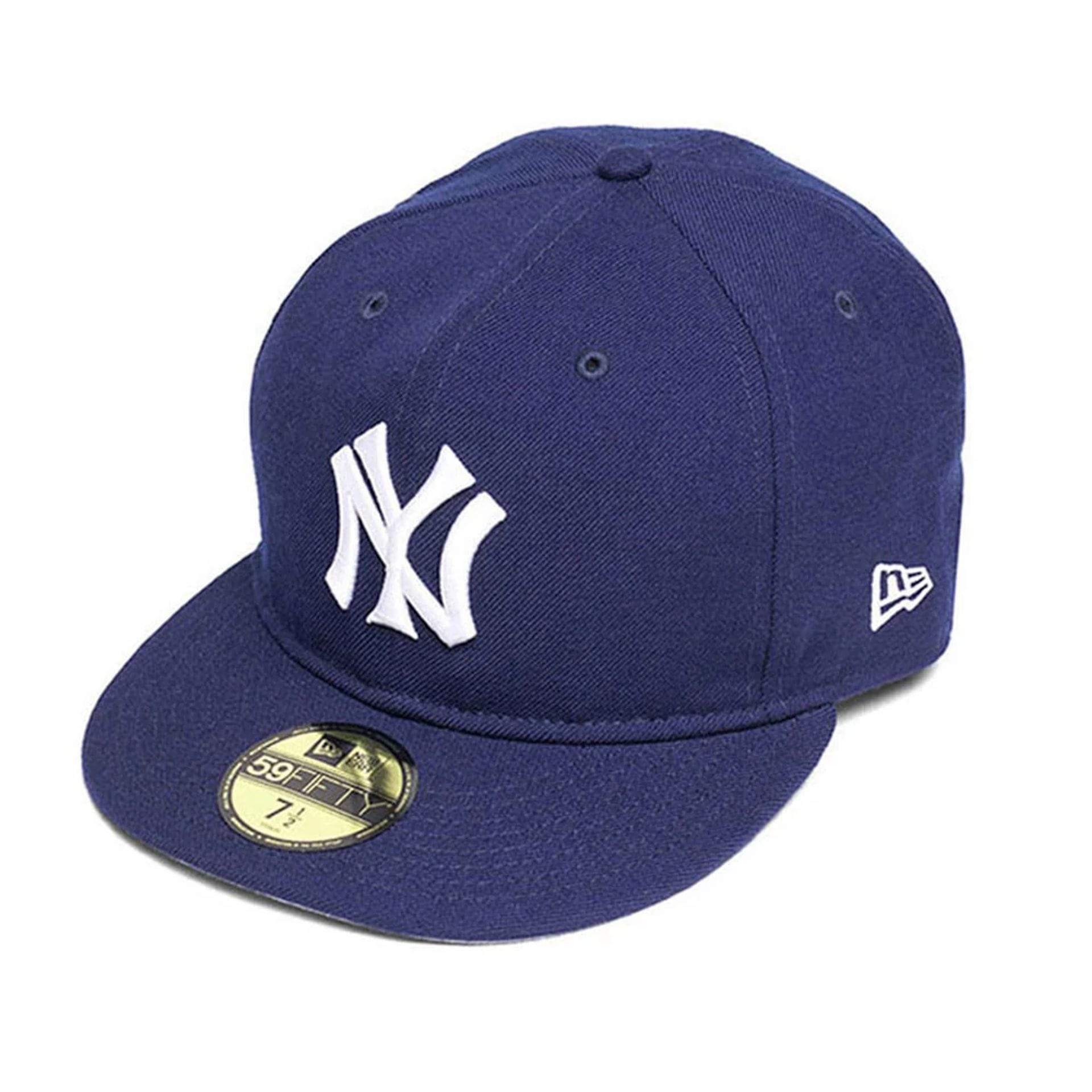 Pictured is this MLB Reserve New York Yankees 59FIFTY Fitted cap in dark blue. 1