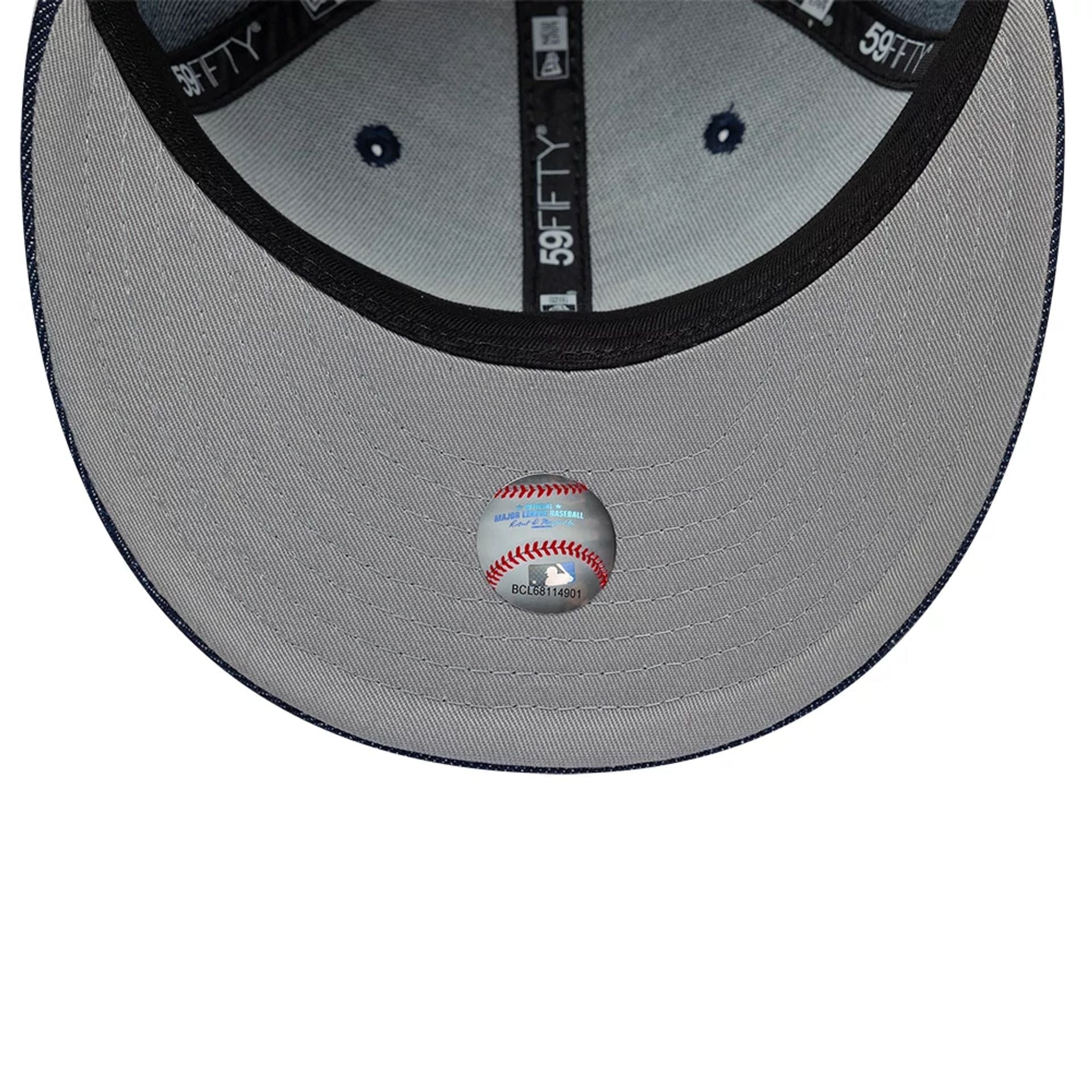 Pictured is this MLB Chain Stitch Denim New York Yankees 59FIFTY Fitted cap in navy. 2