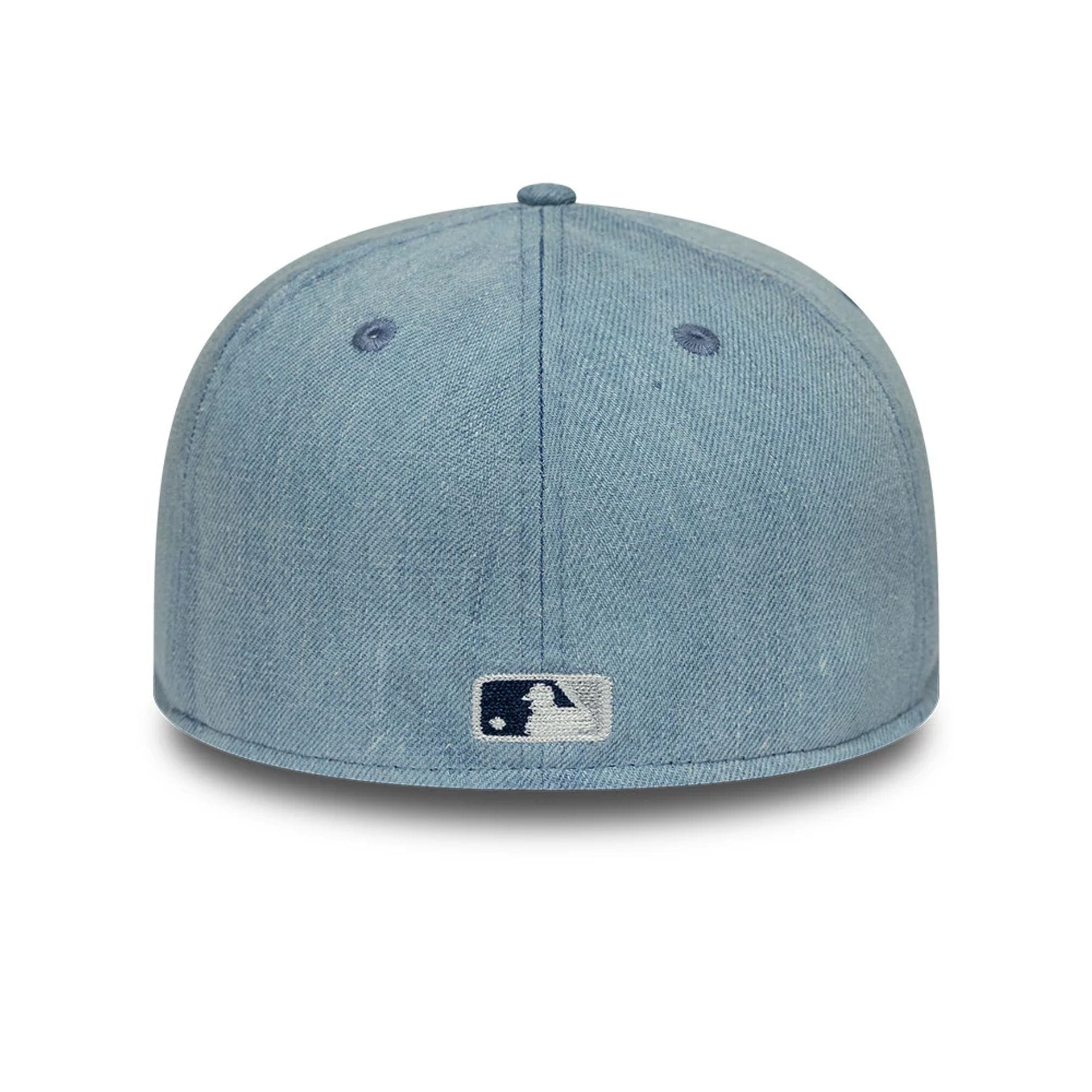Pictured is this MLB Chain Stitch Washed Denim LA Dodgers 59FIFTY Fitted cap in navy. 5