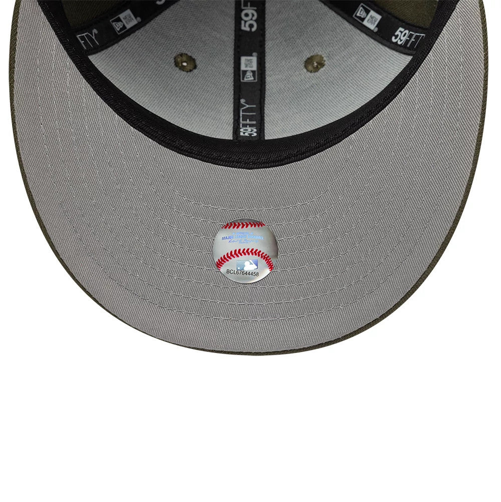 Pictured is this MLB College Varsity Seattle Mariners Low Profile 59FIFTY Fitted cap in dark green. 2