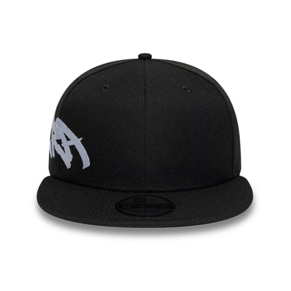 Pictured is this New Era Essential Tagging 9FIFTY Snapback cap in black. 3