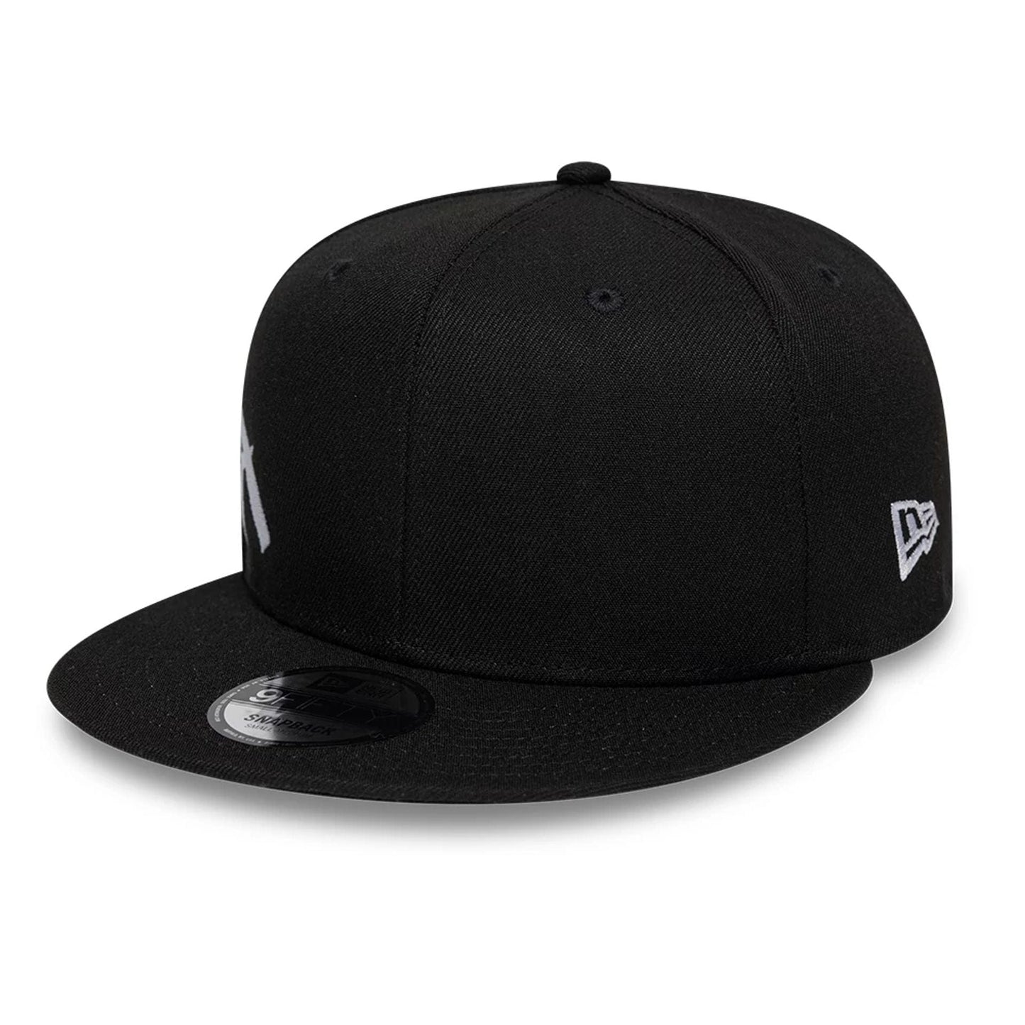 Pictured is this New Era Essential Tagging 9FIFTY Snapback cap in black. 1