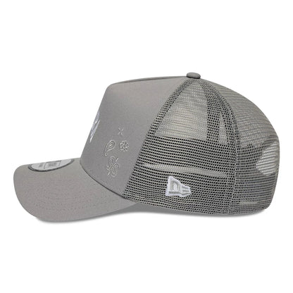 Pictured is this New Era Paisley Emblem 9FORTY A-Frame Trucker cap in grey. 4