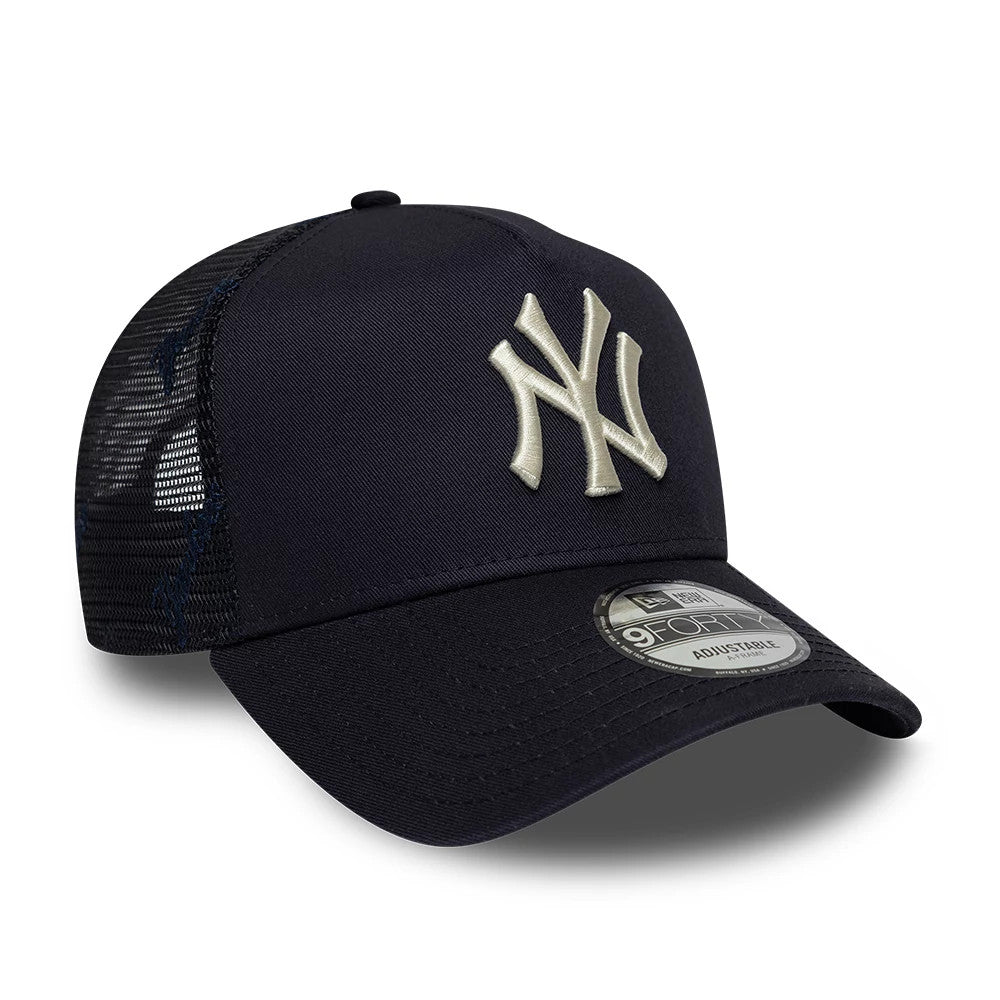 Pictured is this MLB Mesh New York Yankees 9FORTY A-Frame Trucker cap in navy. 3