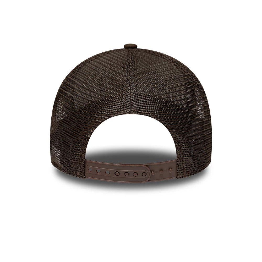 Pictured is this New Era Frame Logo 9FORTY A-Frame Trucker cap in Dark Brown. 7