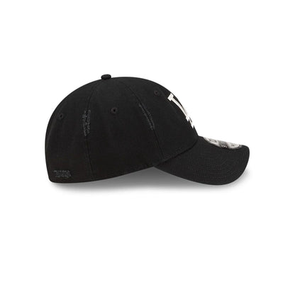 Pictured is this MLB Visor Logo LA Dodgers 9TWENTY Adjustable cap in black. 5