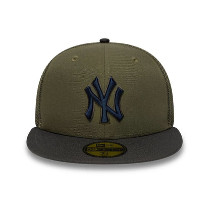 Pictured is this MLB Hydrangea New York Yankees 59FIFTY Fitted cap in green. 3
