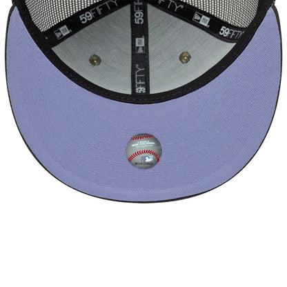 Pictured is this MLB Hydrangea New York Yankees 59FIFTY Fitted cap in green. 2
