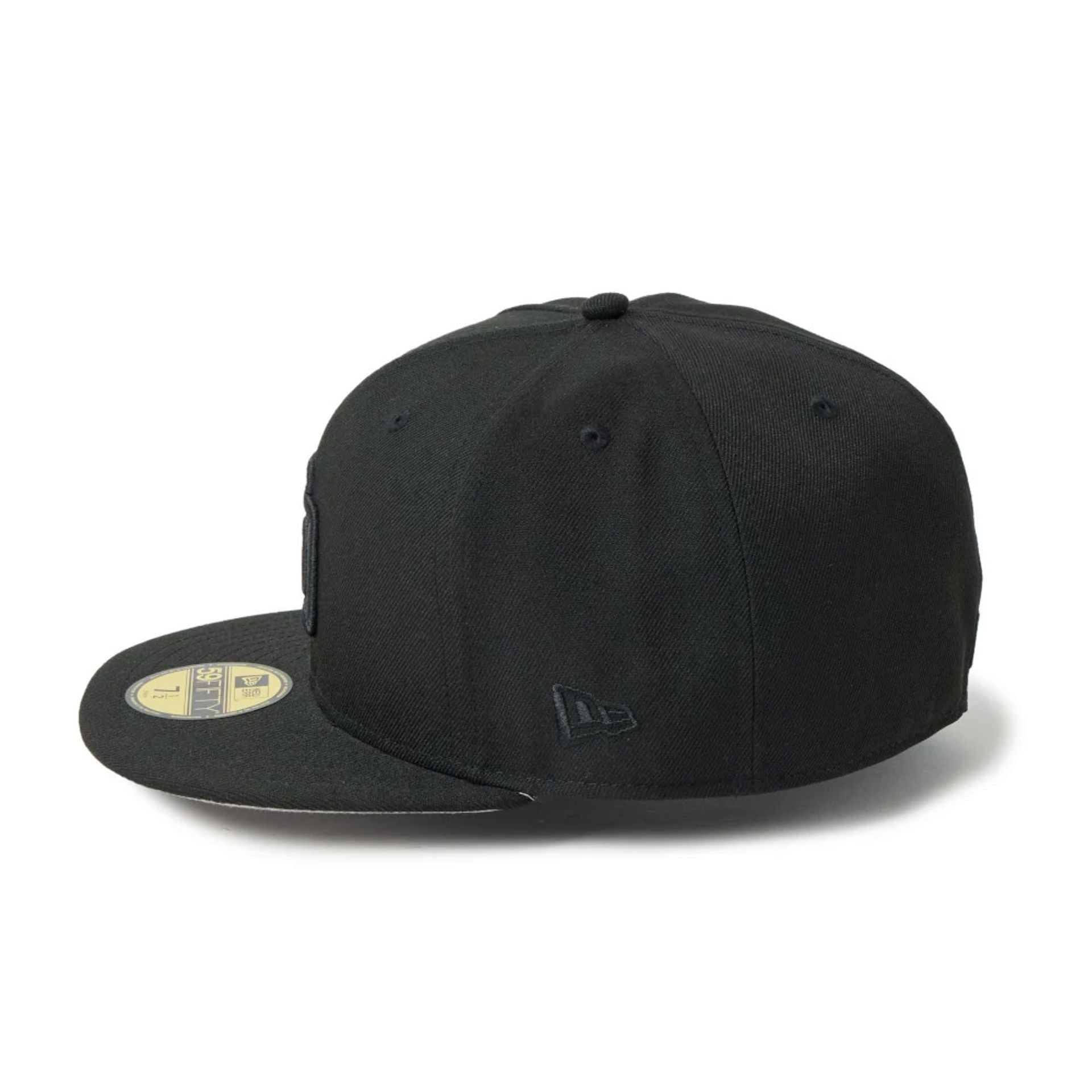 Pictured is this MLB San Diego Padres 59FIFTY Fitted cap in black. 6