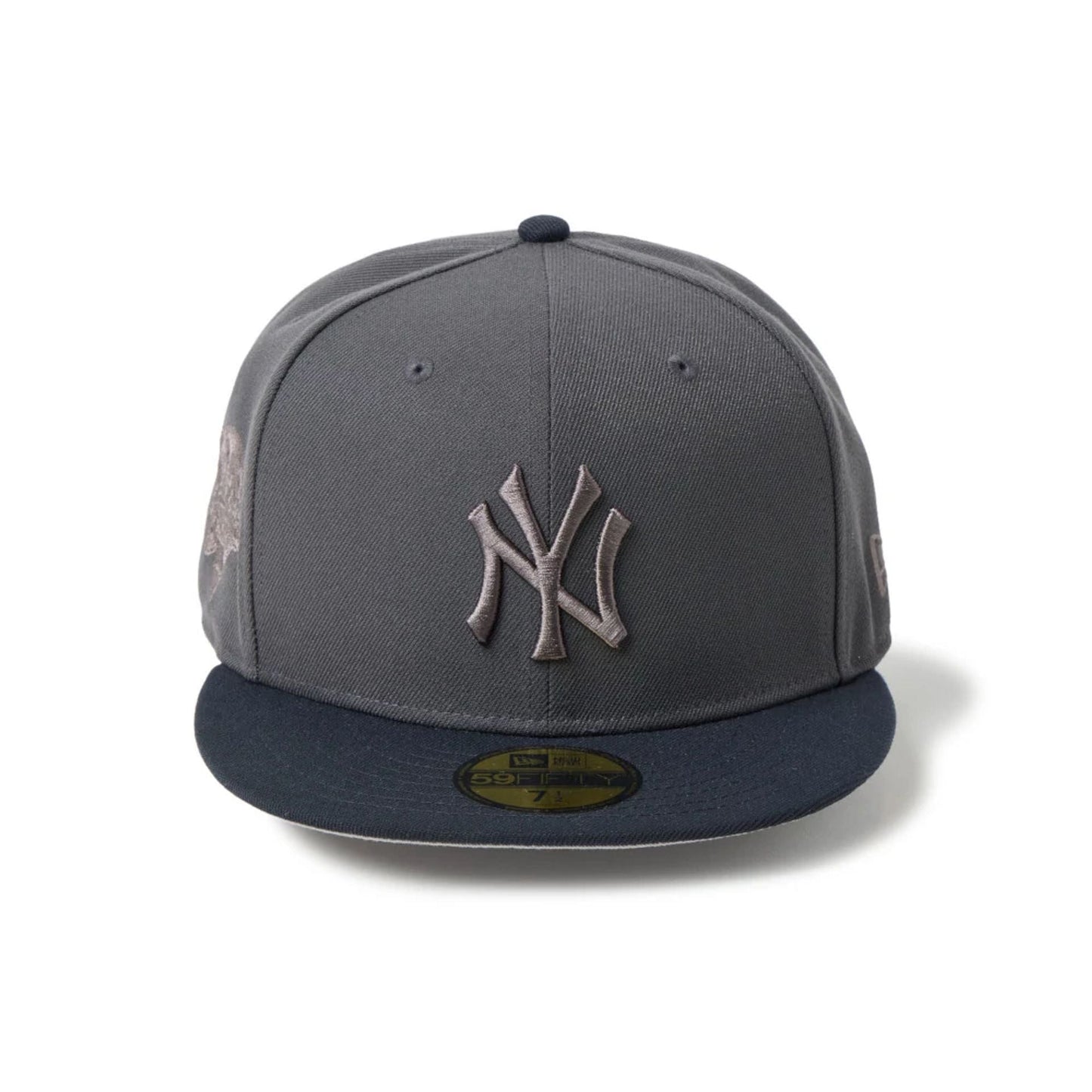 Pictured is this MLB New York Yankees 59FIFTY Fitted cap in dark grey. 2
