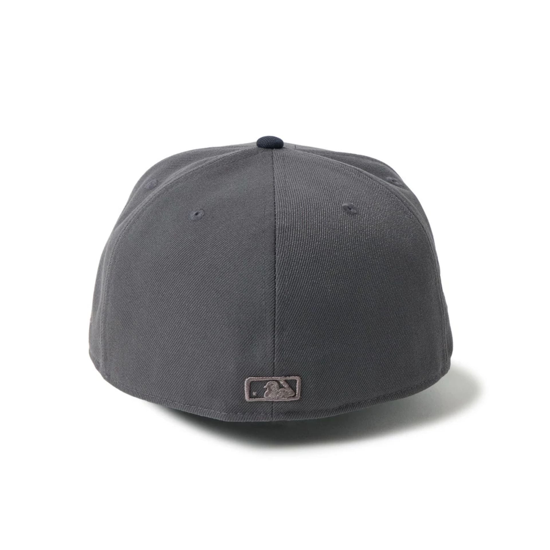 Pictured is this MLB New York Yankees 59FIFTY Fitted cap in dark grey. 8