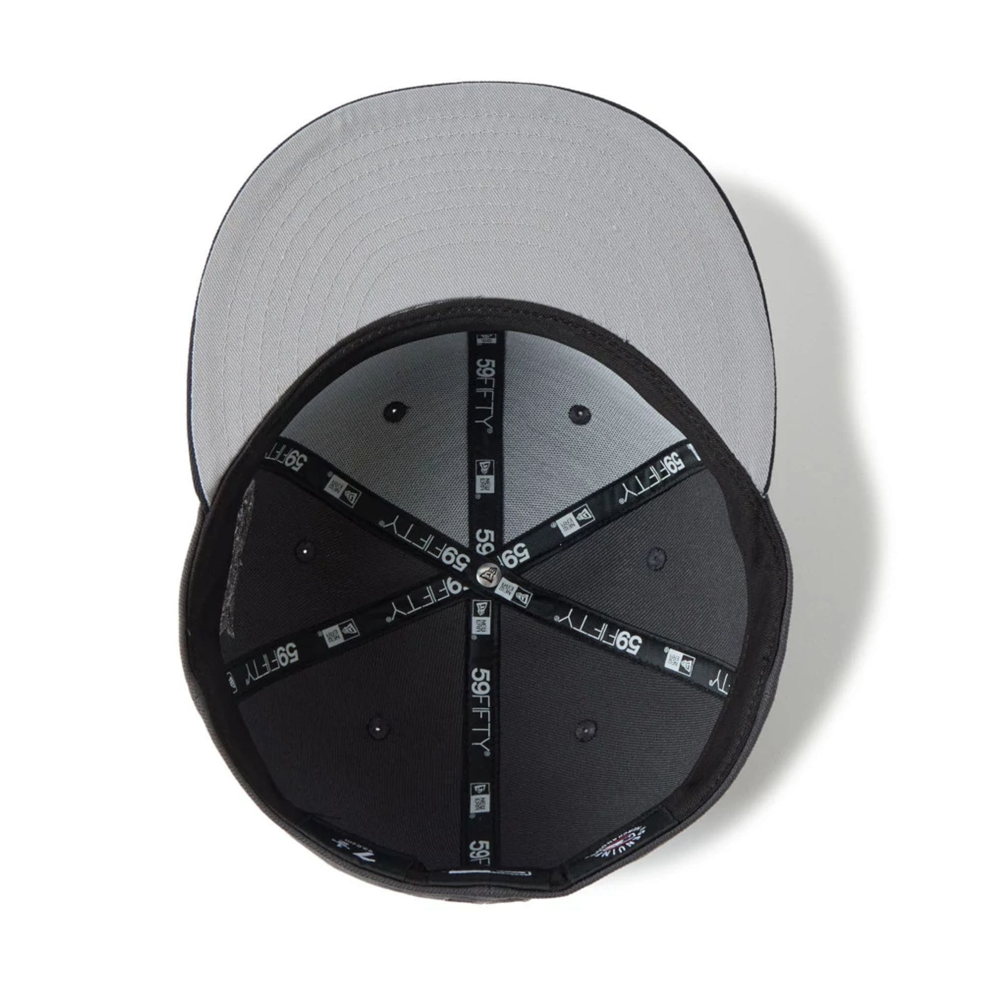 Pictured is this MLB New York Yankees 59FIFTY Fitted cap in dark grey. 3