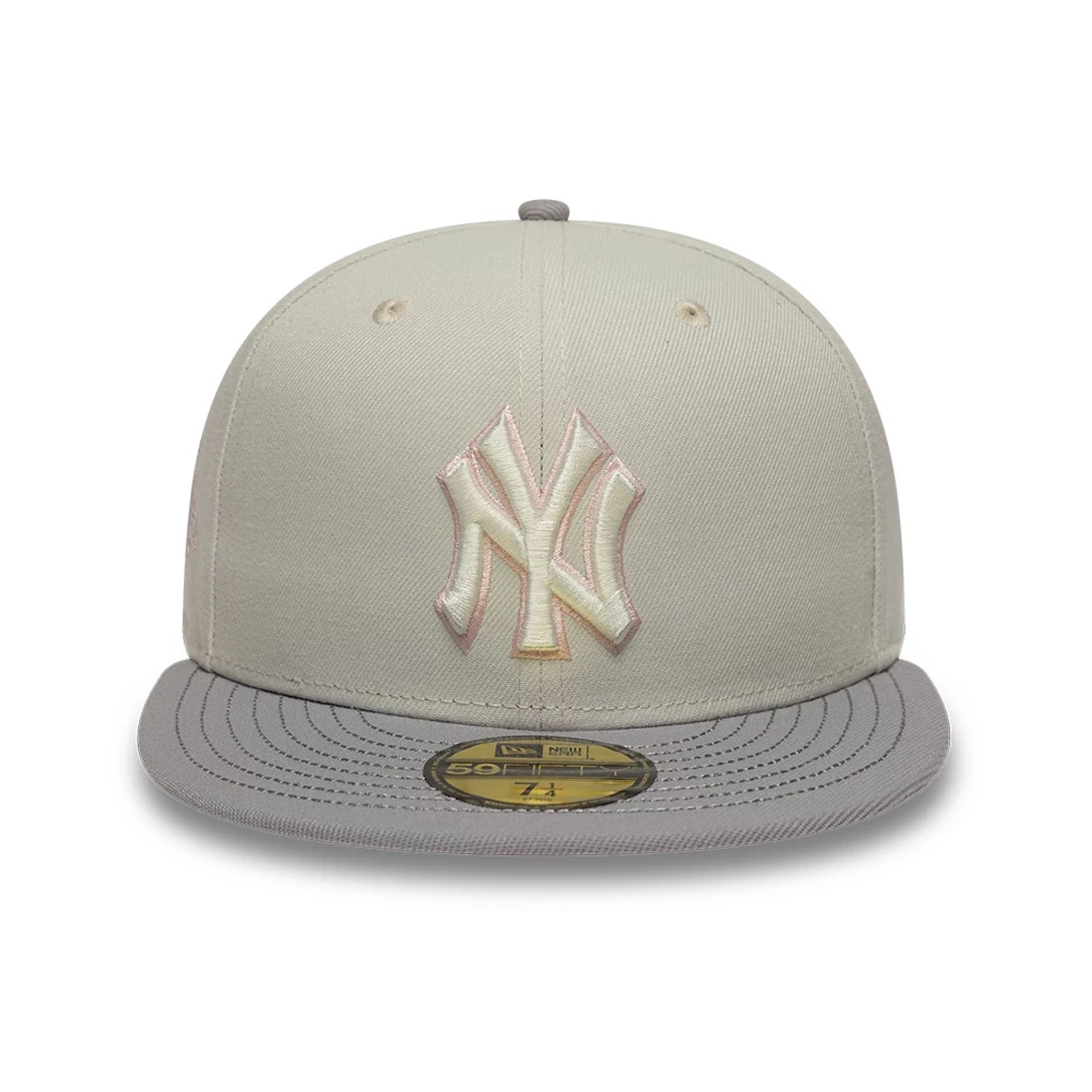 Pictured is this MLB Sakura New York Yankees 59FIFTY Fitted cap in Cream. 3