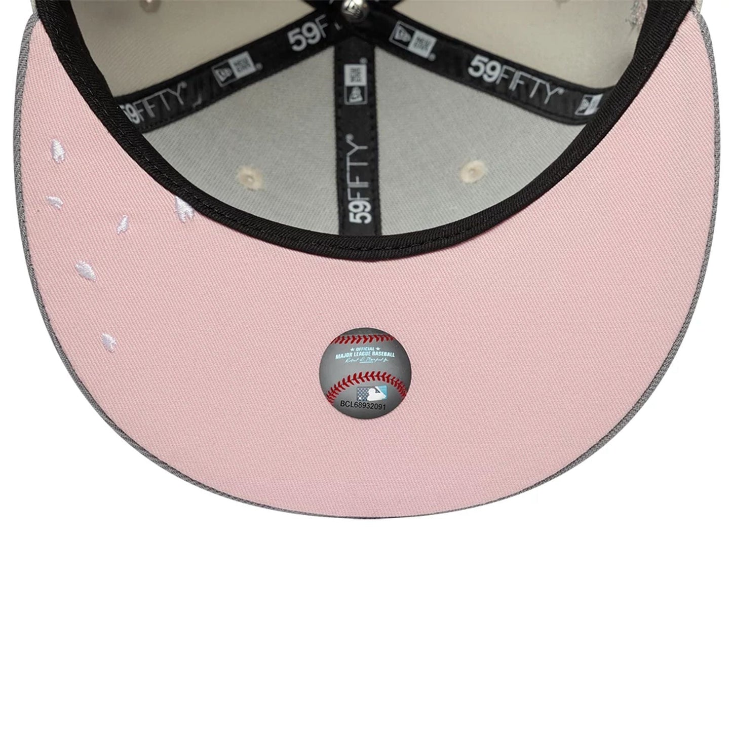 Pictured is this MLB Sakura New York Yankees 59FIFTY Fitted cap in Cream. 2